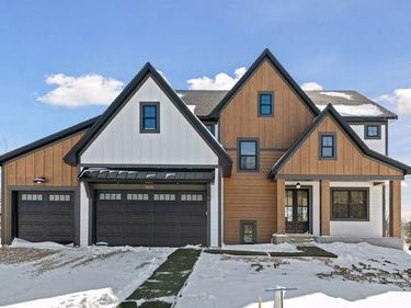 9591 Eagle Ridge Road, Chanhassen, MN 55317