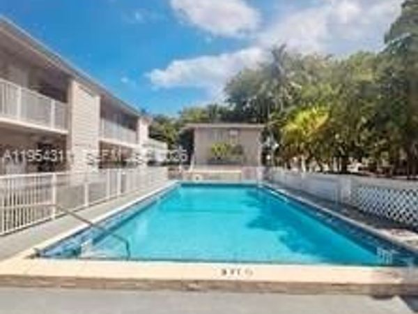 6565 Santona St, Unit B5, Coral Gables, FL 33146