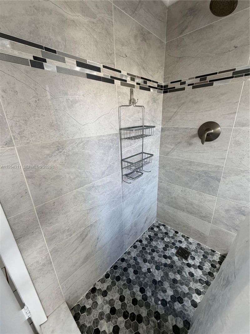 6565 Santona St, Unit B5, Coral Gables, FL 33146 Photo