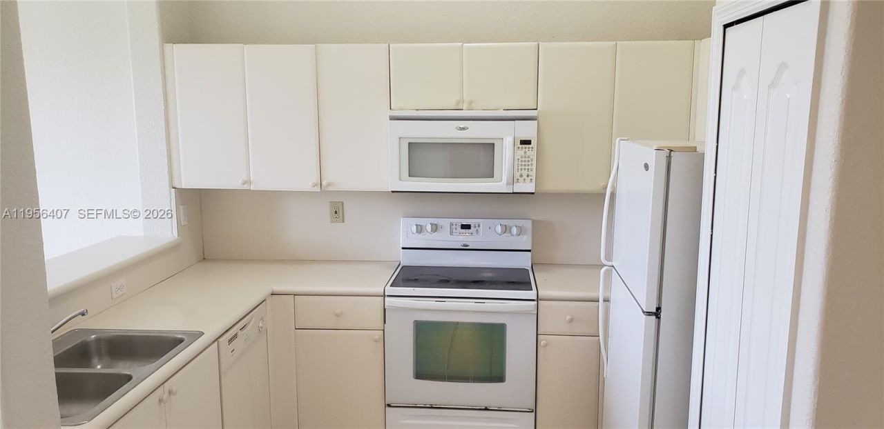 2811 SE 17th Ave , Unit 202, Homestead, FL 33035 Photo