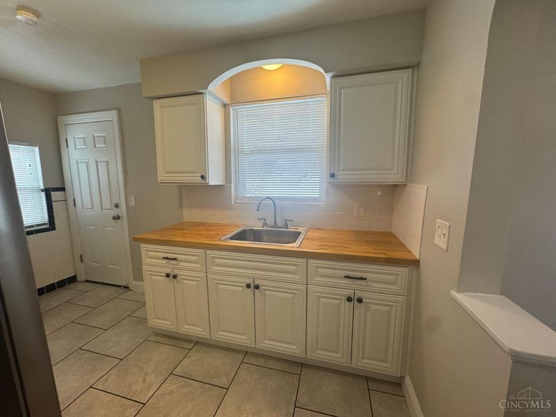 7849 Seward Avenue, Cincinnati, OH 45231 Photo 5