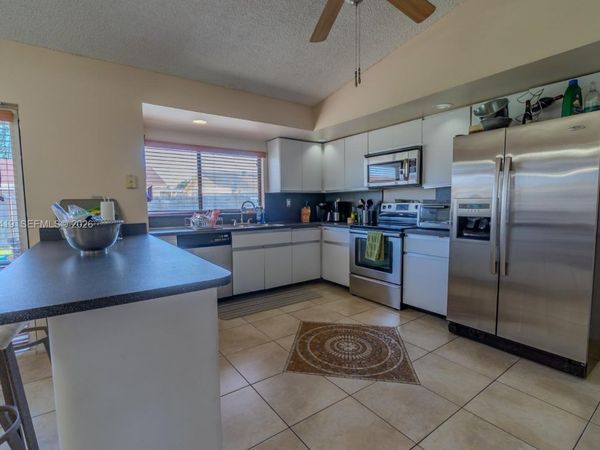 20013 NW 62nd Pl, Hialeah, FL 33015