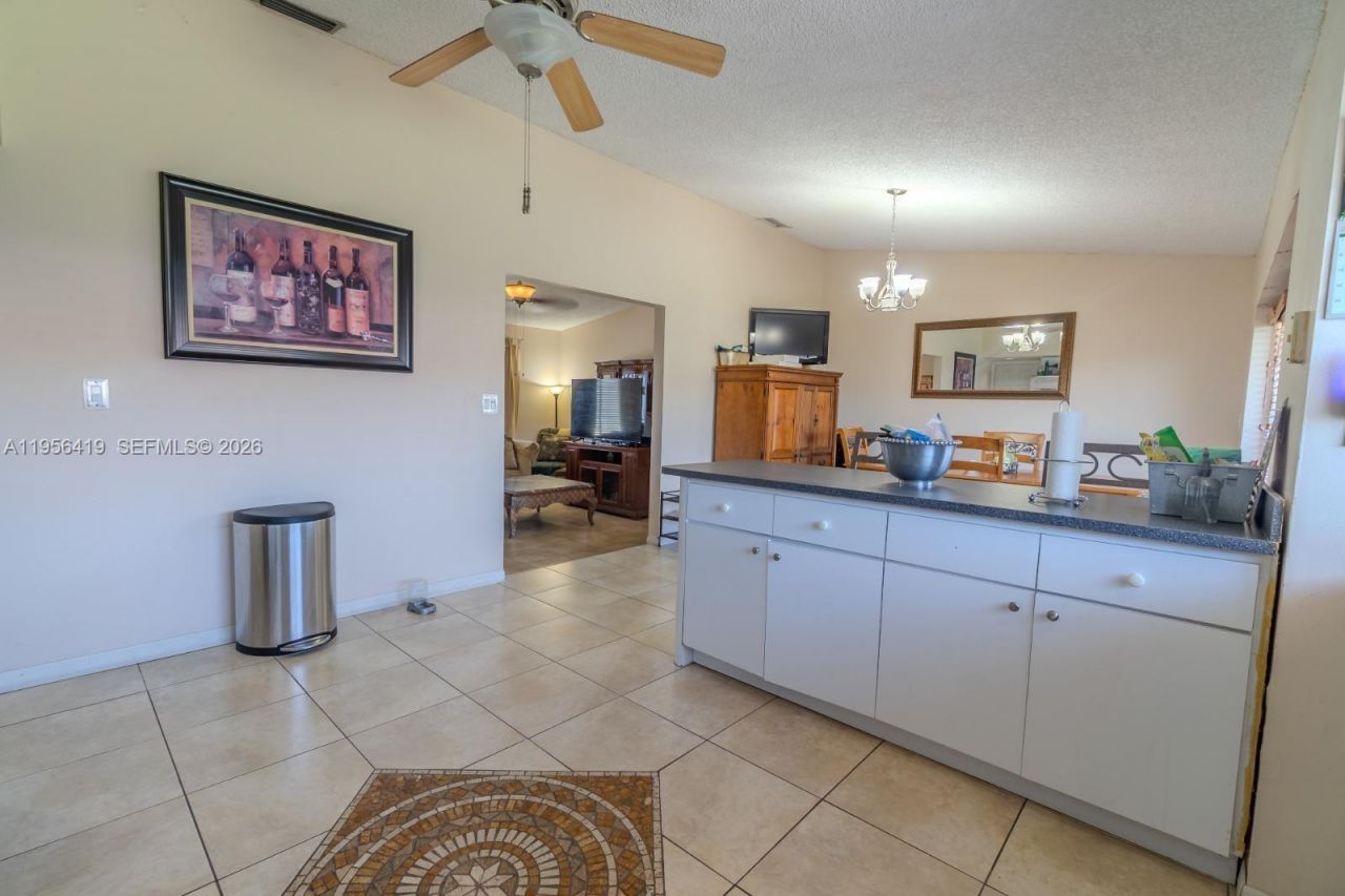 20013 NW 62nd Pl, Hialeah, FL 33015 Photo