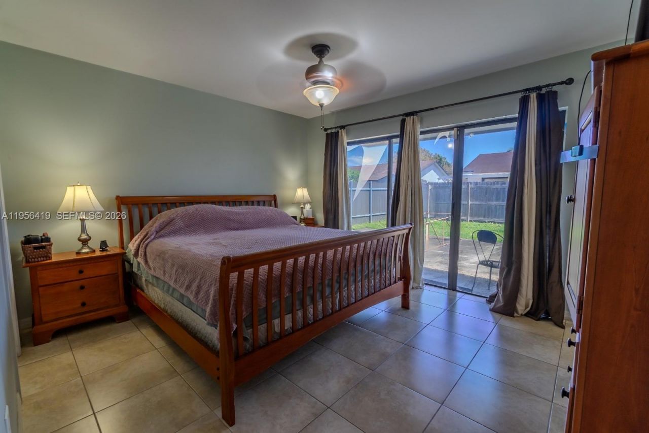 20013 NW 62nd Pl, Hialeah, FL 33015 Photo