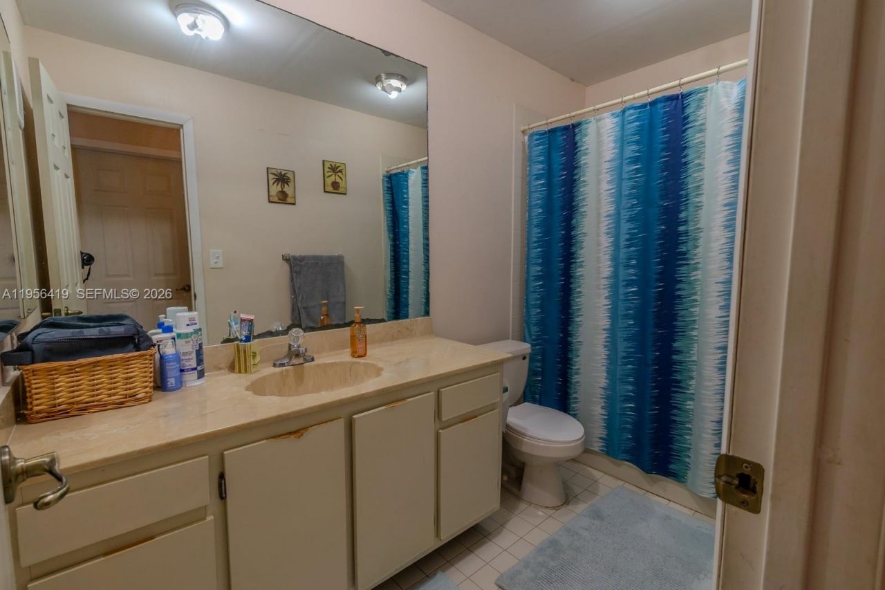 20013 NW 62nd Pl, Hialeah, FL 33015 Photo