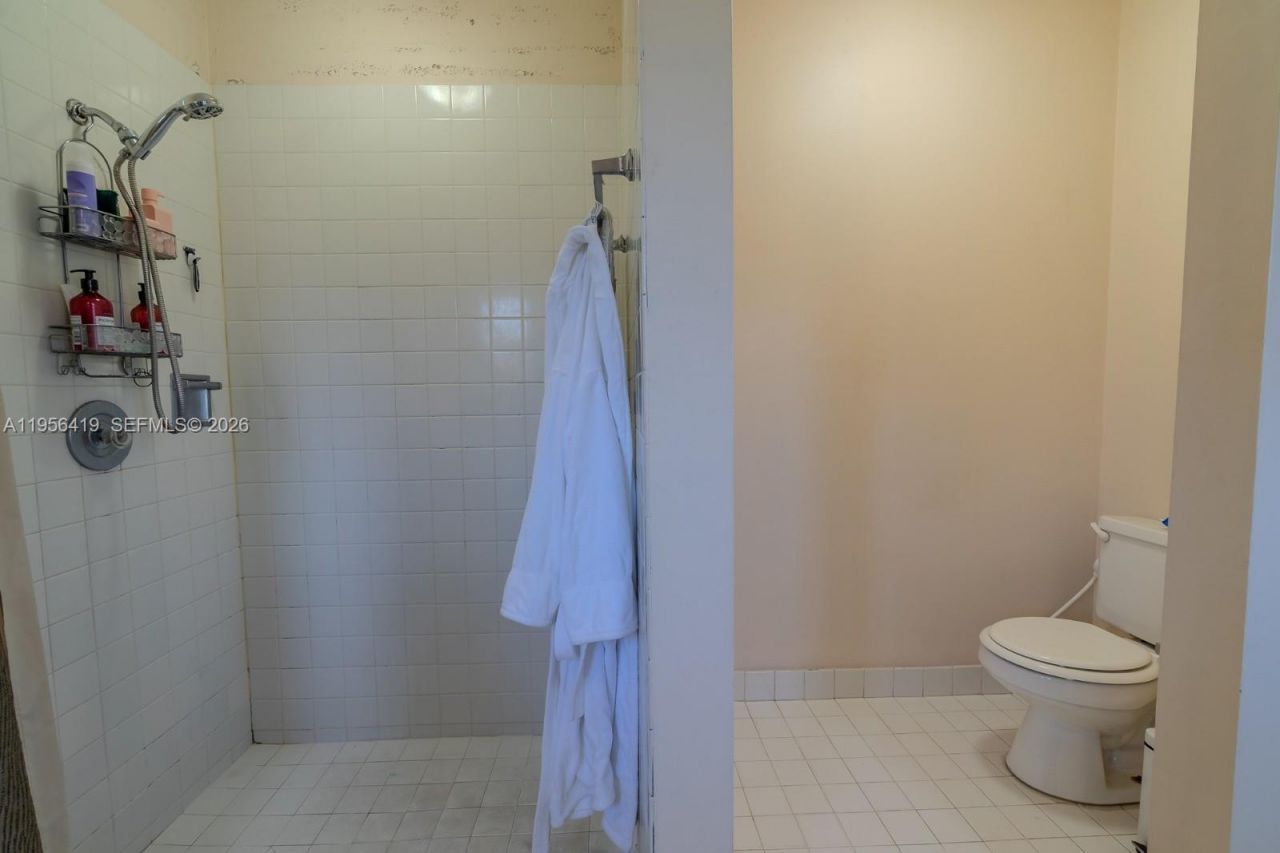 20013 NW 62nd Pl, Hialeah, FL 33015 Photo