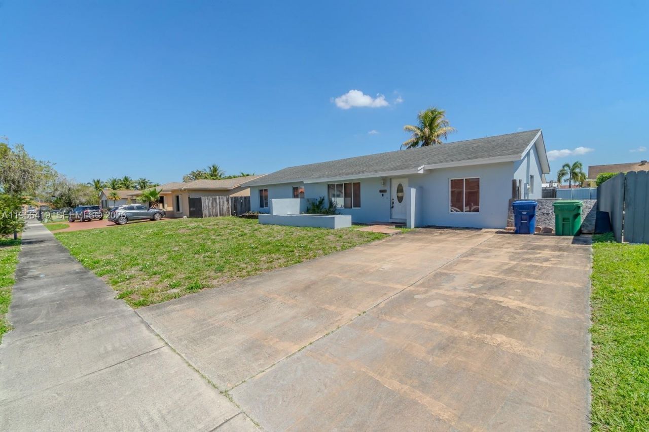 20013 NW 62nd Pl, Hialeah, FL 33015 Photo