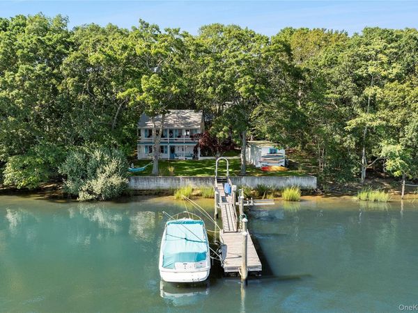 210 Redwood Road, Sag Harbor, NY 11963