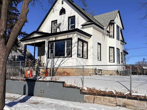 971 Aurora Avenue, Saint Paul, MN 55104