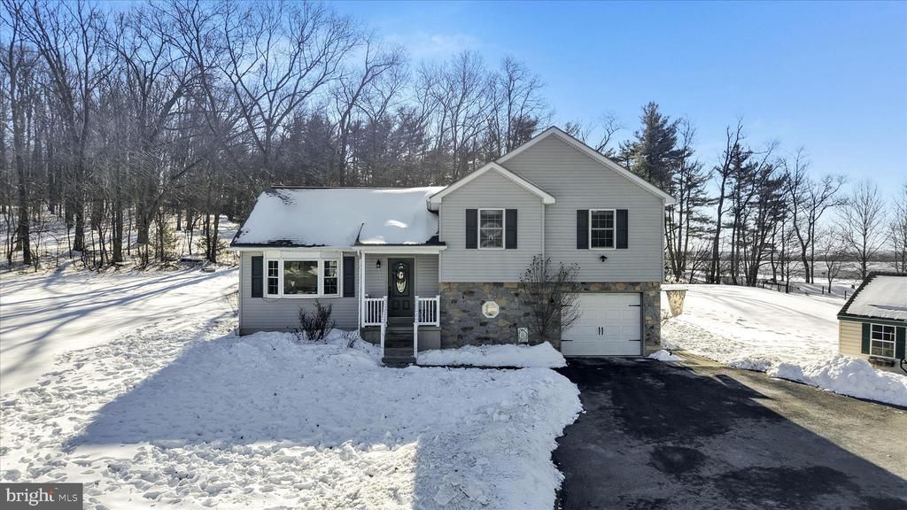 245 Dove Road, Fredericksburg, PA 17026 Main Photo