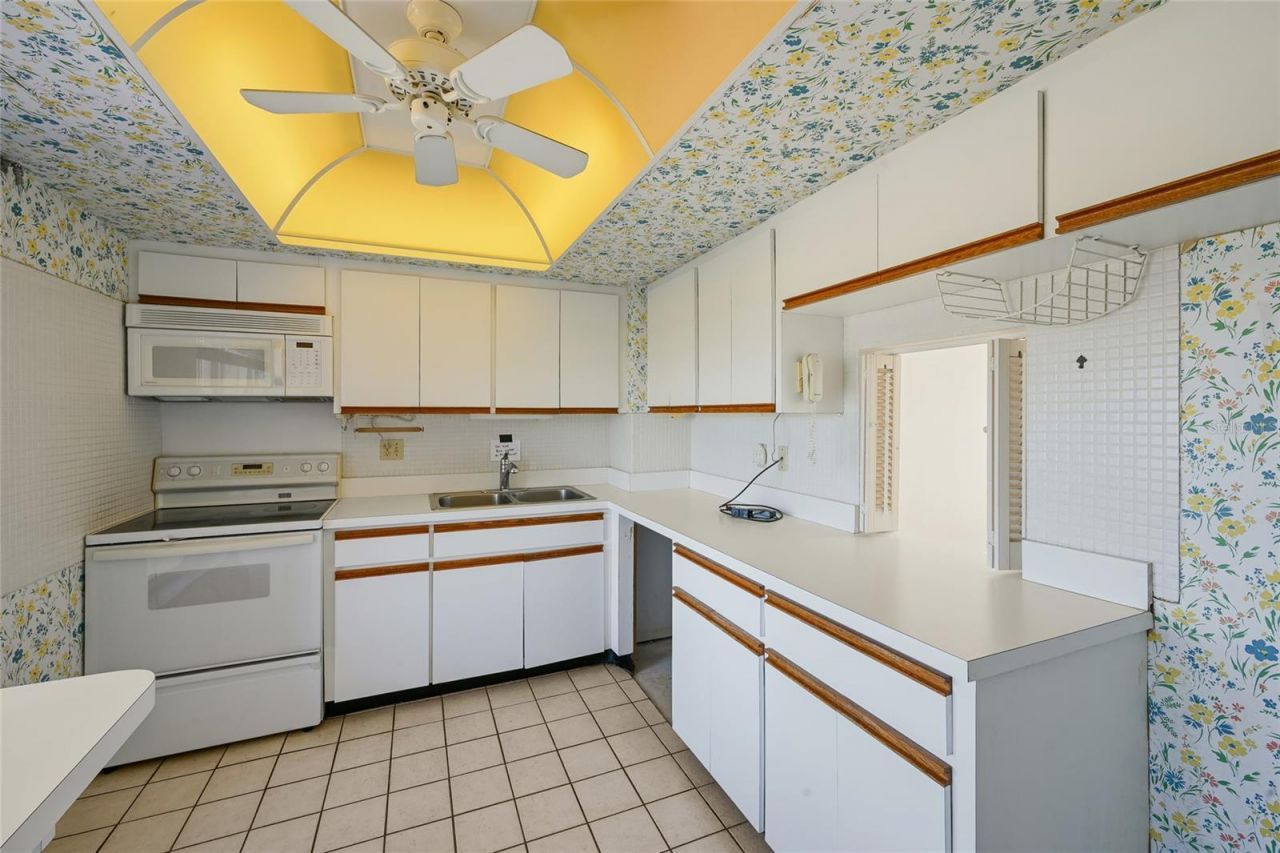 4401 Gulf Of Mexico Drive, Unit 601, Longboat Key, FL 34228 Photo