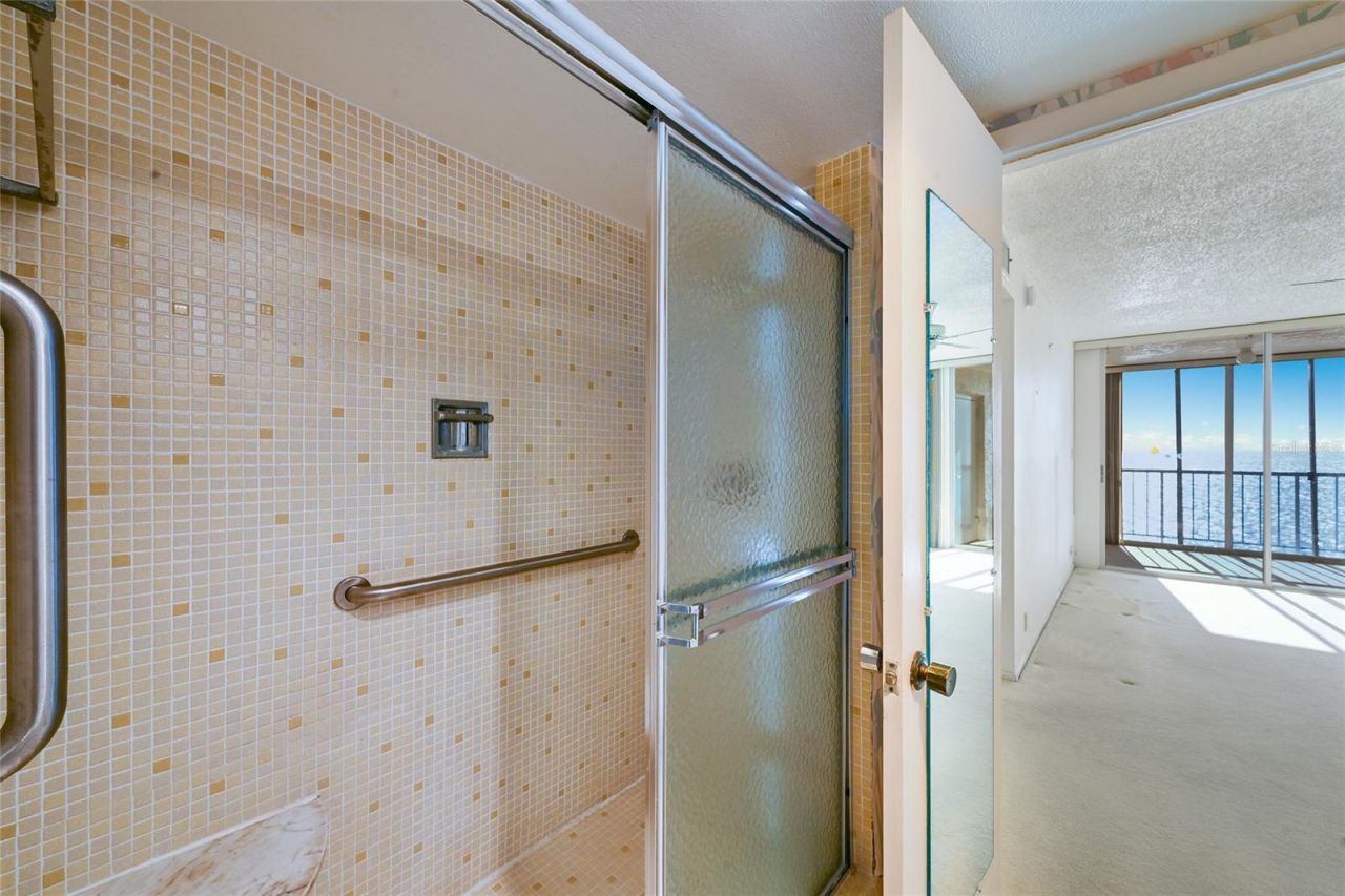 4401 Gulf Of Mexico Drive, Unit 601, Longboat Key, FL 34228 Photo