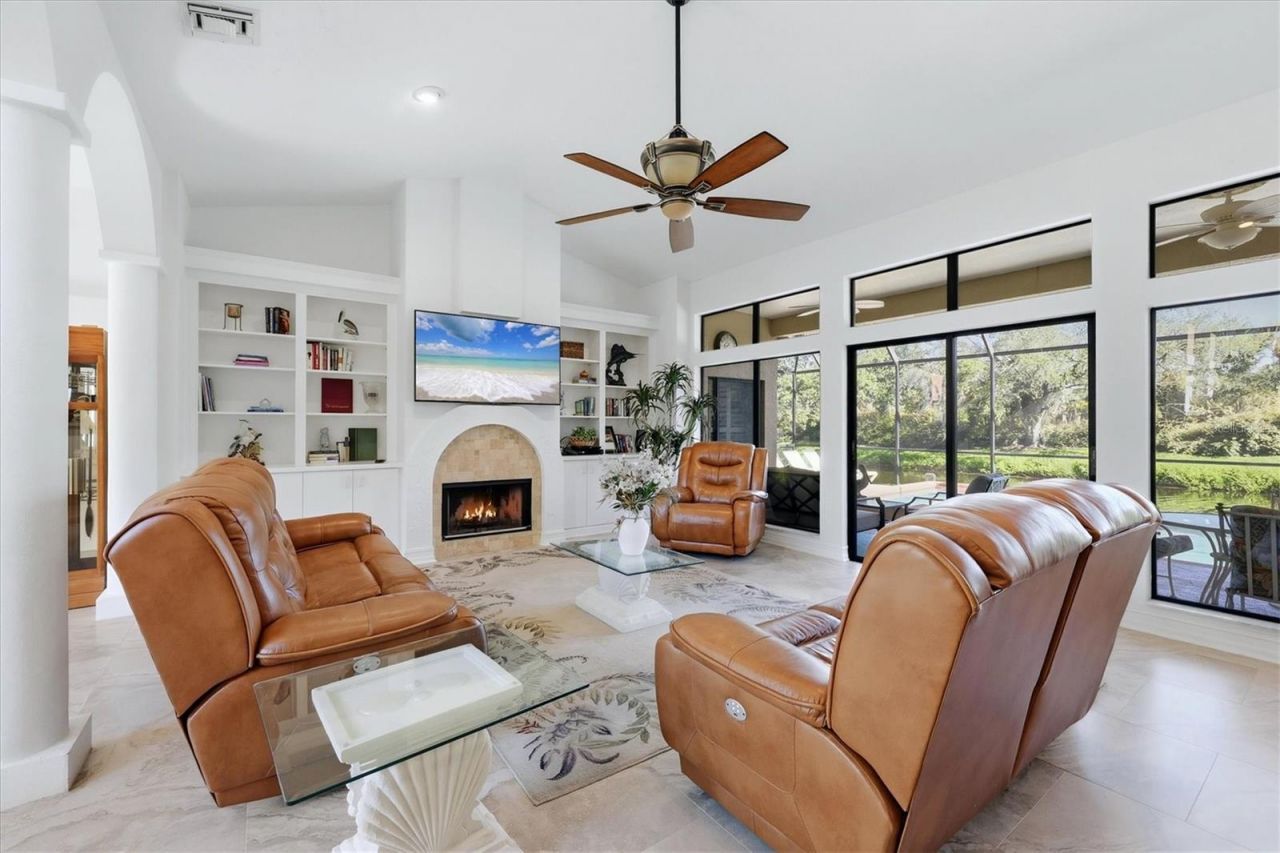 4221 Escondito Circle, Sarasota, FL 34238 Photo