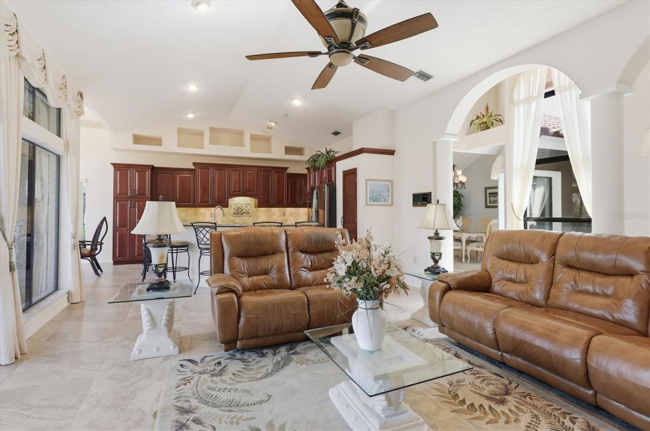 4221 Escondito Circle, Sarasota, FL 34238 Photo