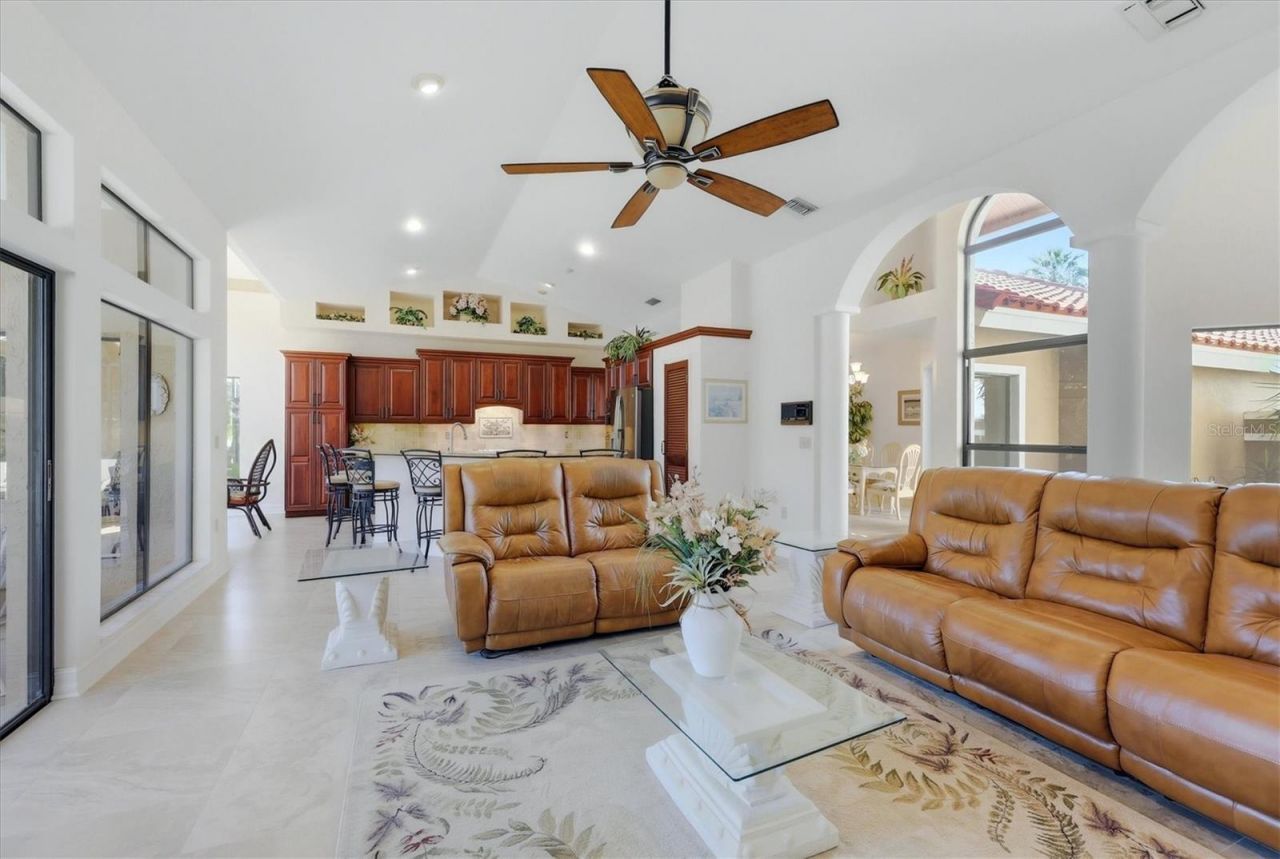 4221 Escondito Circle, Sarasota, FL 34238 Photo