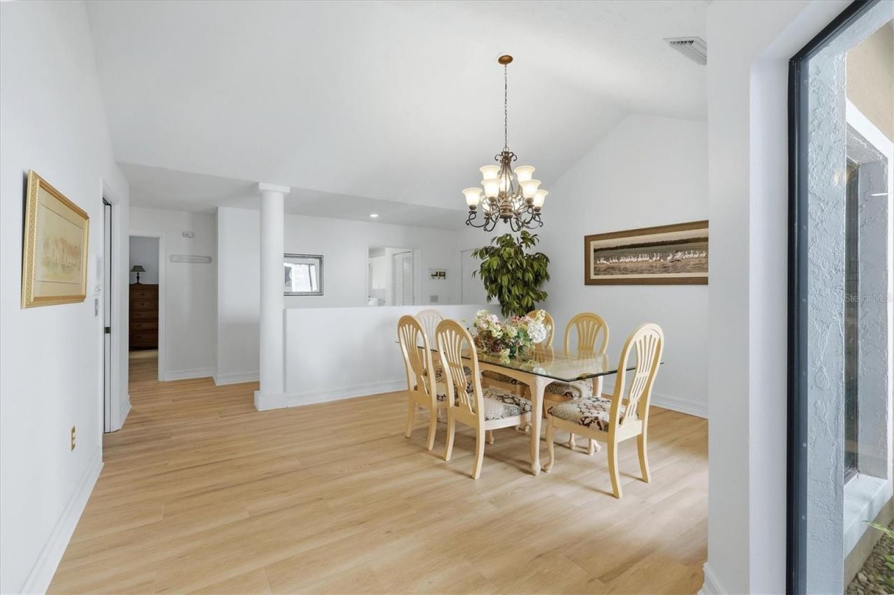 4221 Escondito Circle, Sarasota, FL 34238 Photo