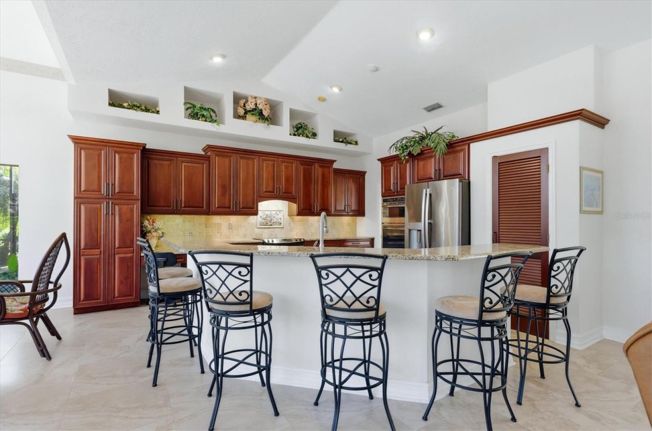 4221 Escondito Circle, Sarasota, FL 34238 Photo