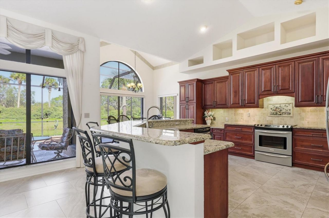 4221 Escondito Circle, Sarasota, FL 34238 Photo