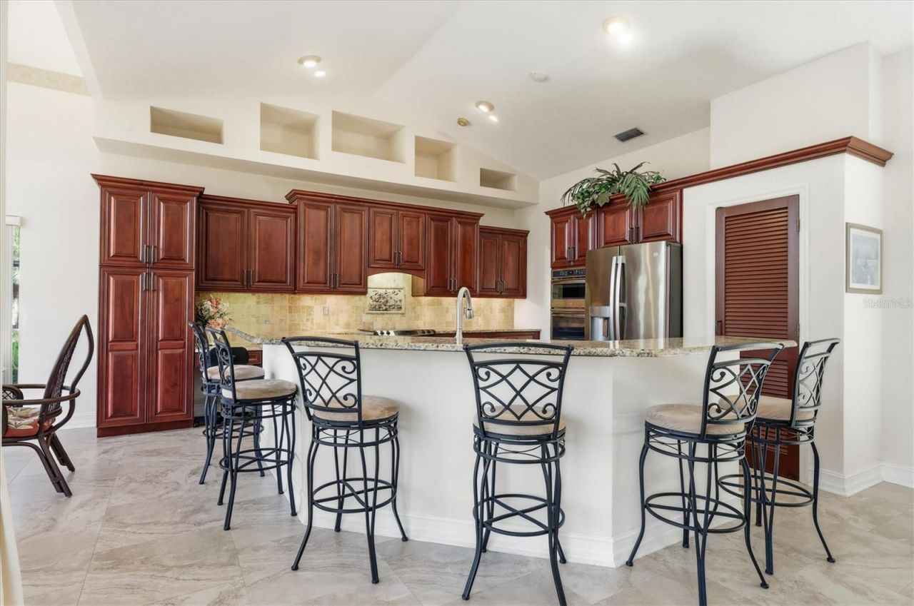 4221 Escondito Circle, Sarasota, FL 34238 Photo