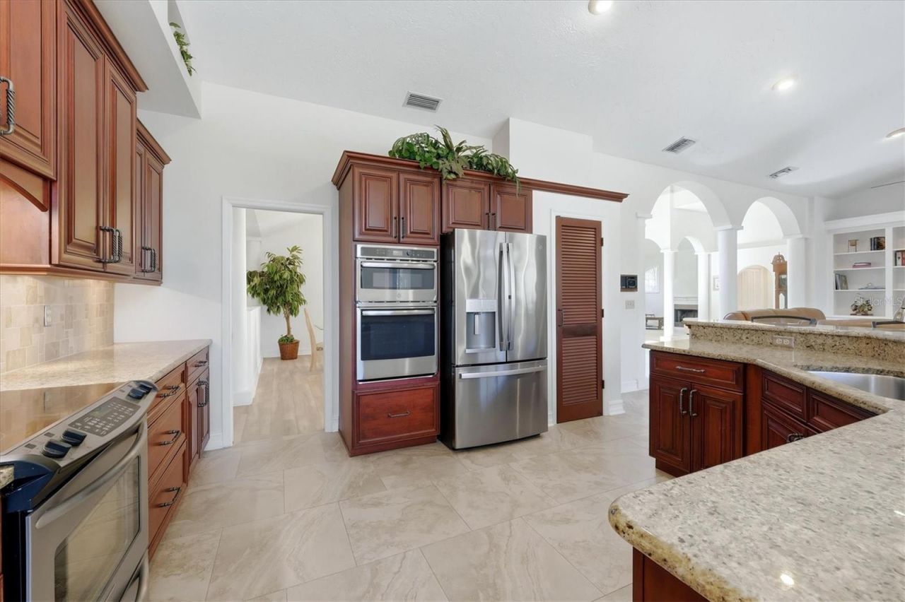 4221 Escondito Circle, Sarasota, FL 34238 Photo