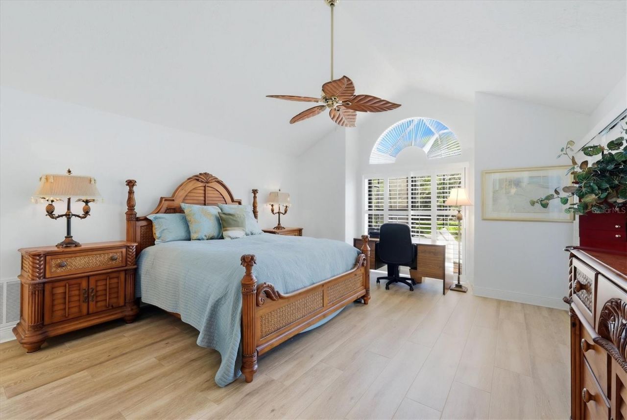 4221 Escondito Circle, Sarasota, FL 34238 Photo