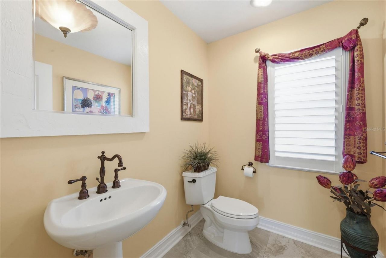 4221 Escondito Circle, Sarasota, FL 34238 Photo