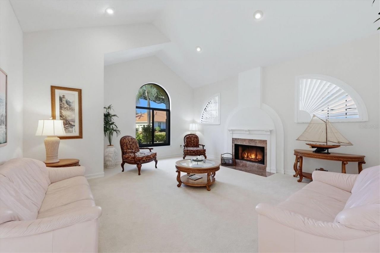 4221 Escondito Circle, Sarasota, FL 34238 Photo