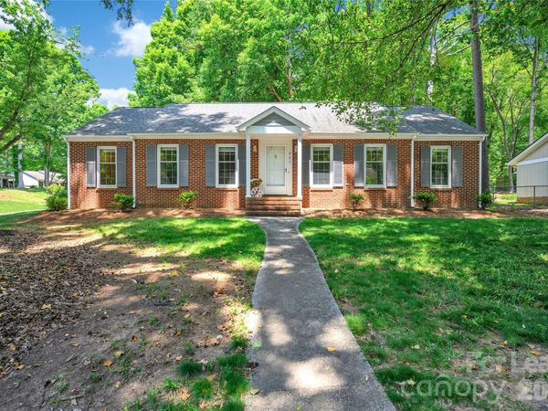 901 Winter Wood Drive, Matthews, NC 28105