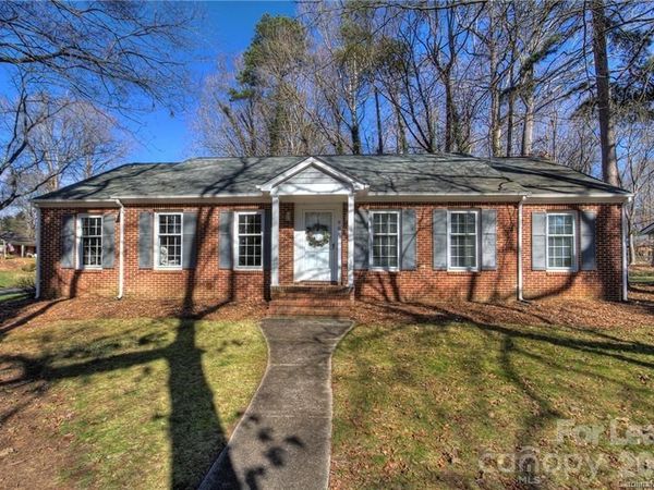 901 Winter Wood Drive, Matthews, NC 28105