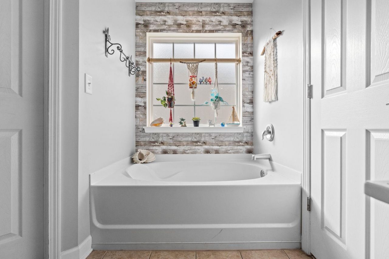 238 Carolina Crossing Blvd. Photo 22