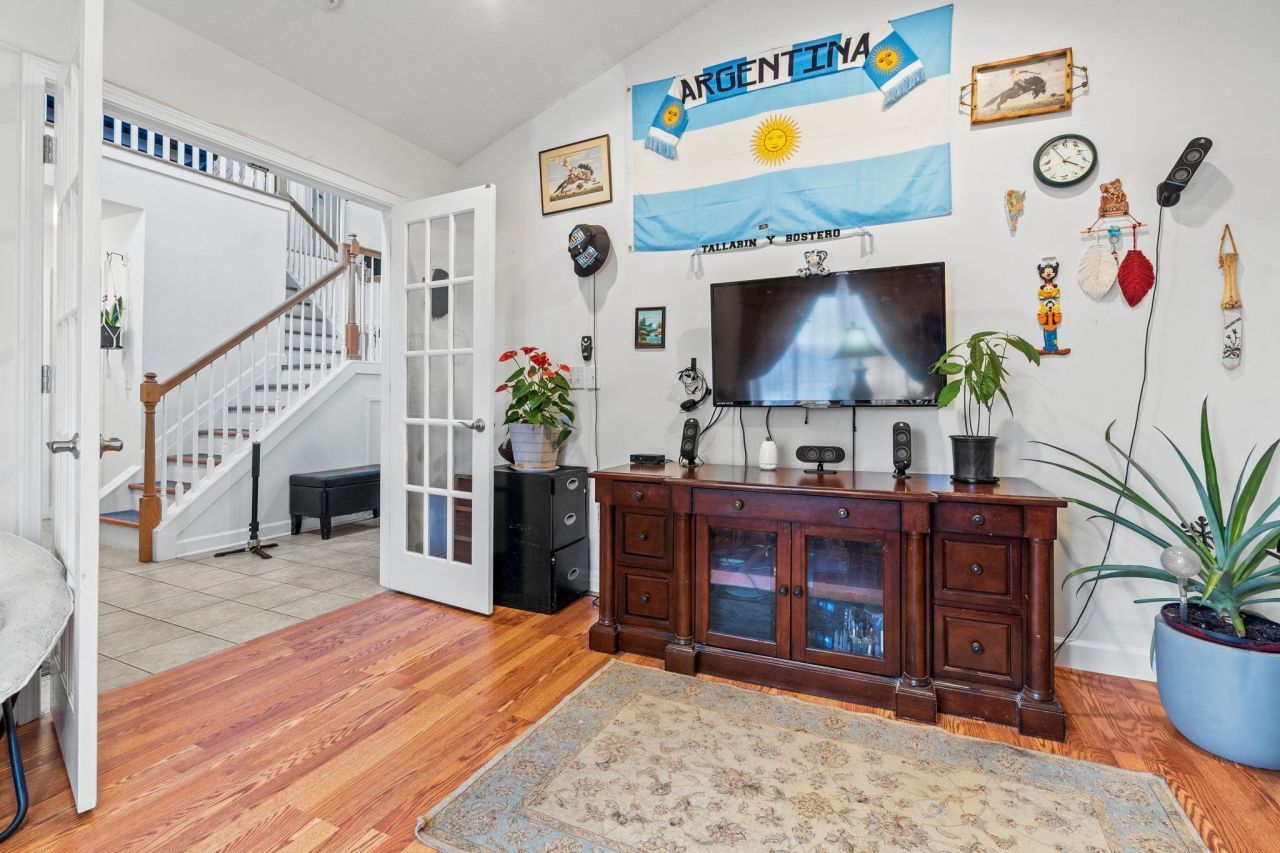 238 Carolina Crossing Blvd. Photo 8