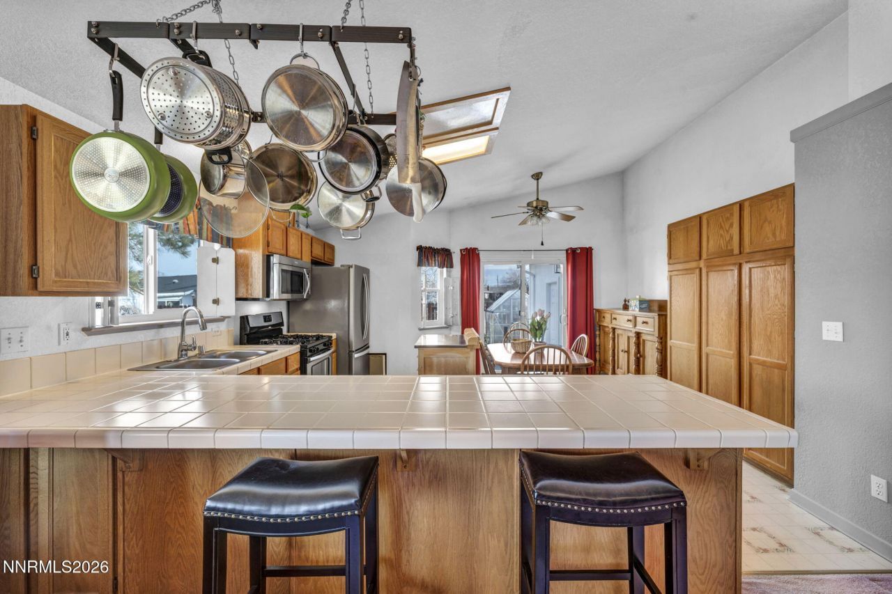 840 Russell Way, Gardnerville, NV 89460 Photo