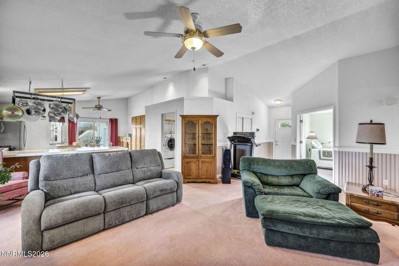 840 Russell Way, Gardnerville, NV 89460 Photo