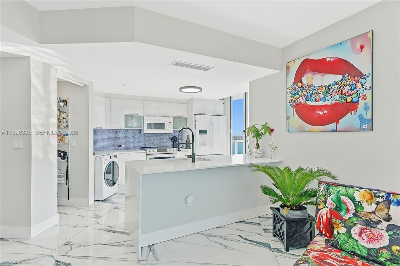 1881 79th St Cswy , Unit 1705, North Bay Village, FL 33141 Photo