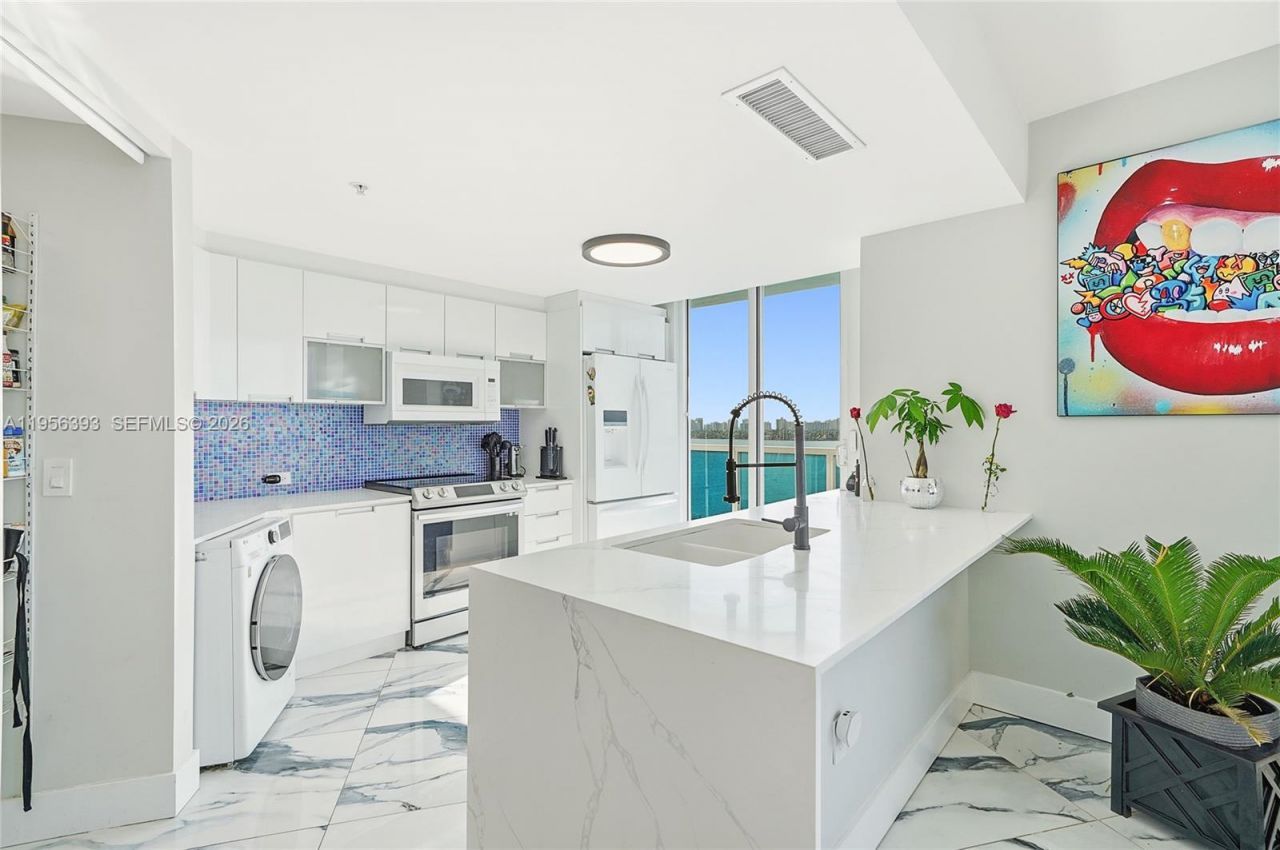 1881 79th St Cswy , Unit 1705, North Bay Village, FL 33141 Photo