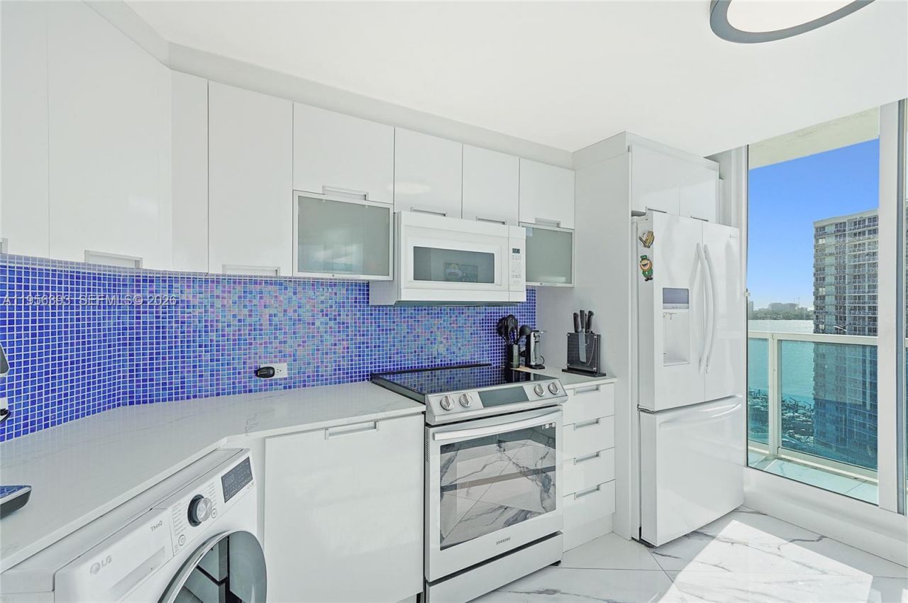 1881 79th St Cswy , Unit 1705, North Bay Village, FL 33141 Photo