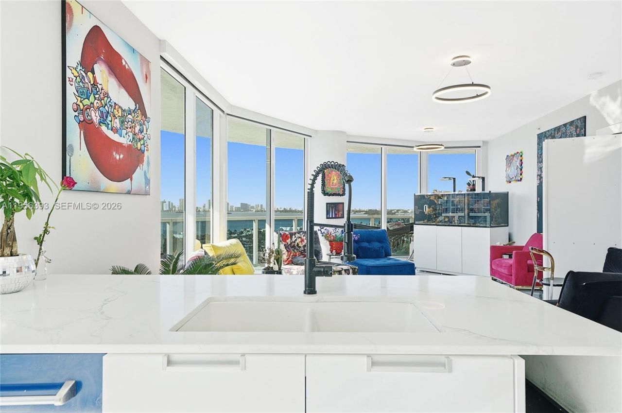 1881 79th St Cswy , Unit 1705, North Bay Village, FL 33141 Photo