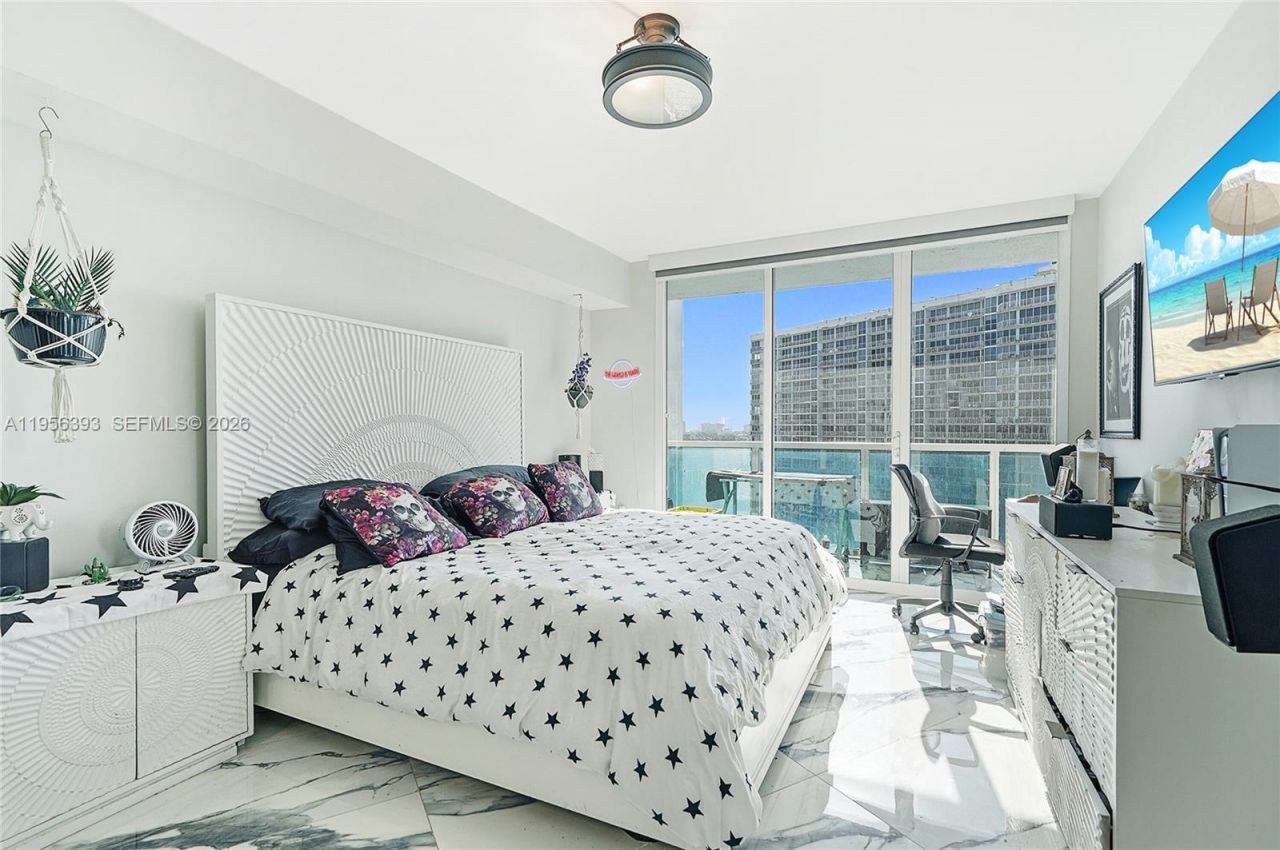 1881 79th St Cswy , Unit 1705, North Bay Village, FL 33141 Photo