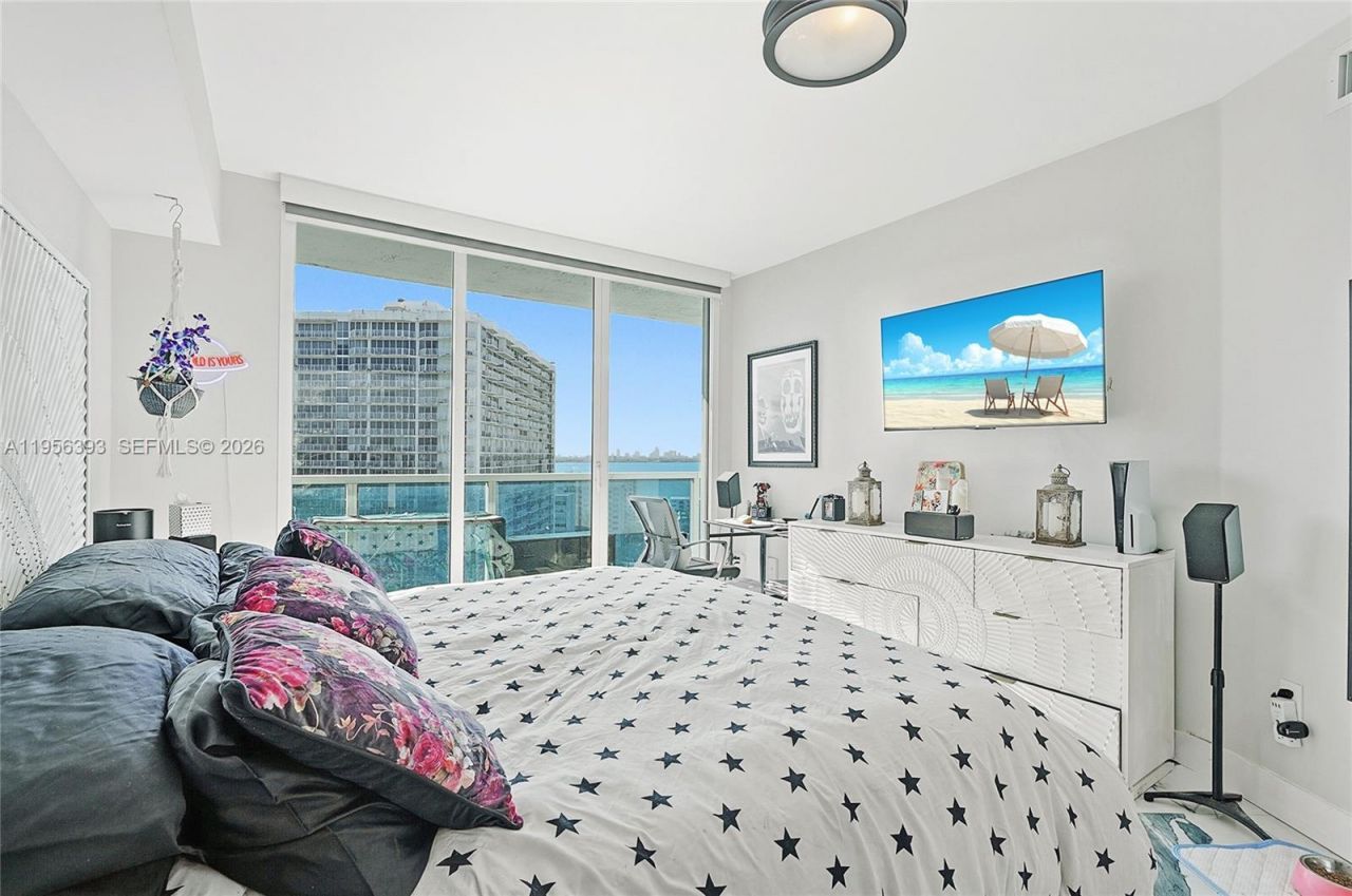 1881 79th St Cswy , Unit 1705, North Bay Village, FL 33141 Photo