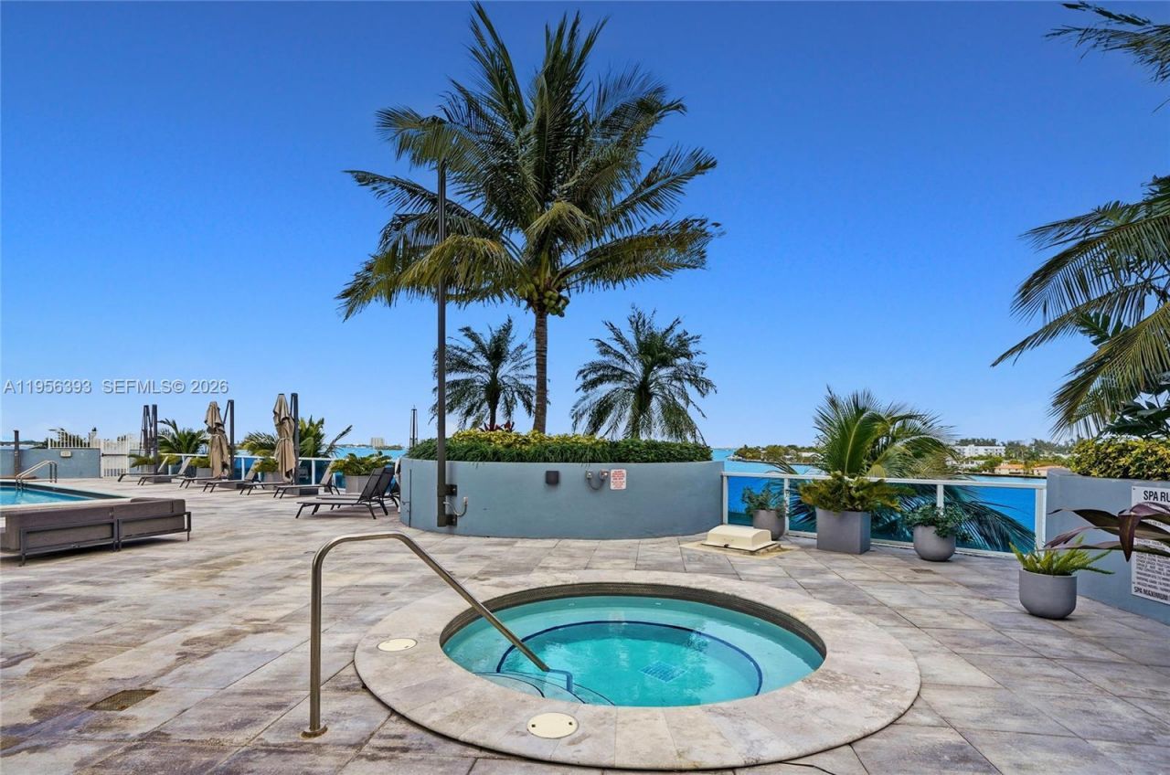 1881 79th St Cswy , Unit 1705, North Bay Village, FL 33141 Photo