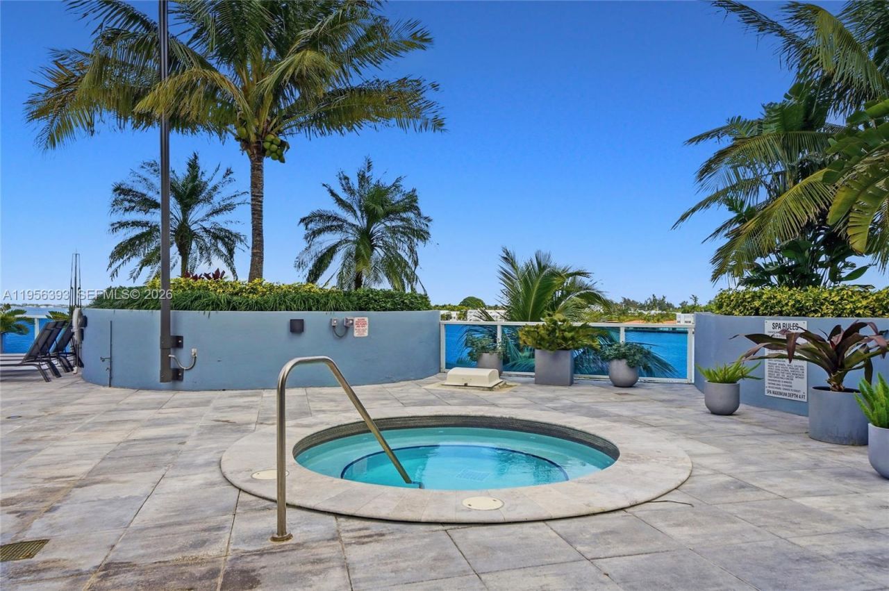 1881 79th St Cswy , Unit 1705, North Bay Village, FL 33141 Photo