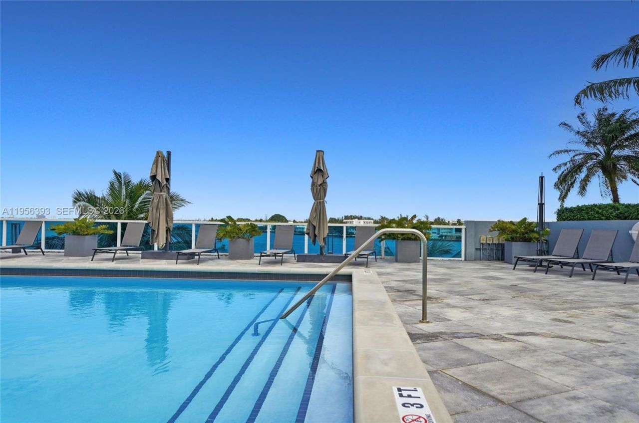 1881 79th St Cswy , Unit 1705, North Bay Village, FL 33141 Photo