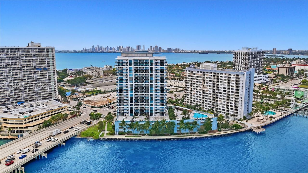 1881 79th St Cswy , Unit 1705, North Bay Village, FL 33141 Photo