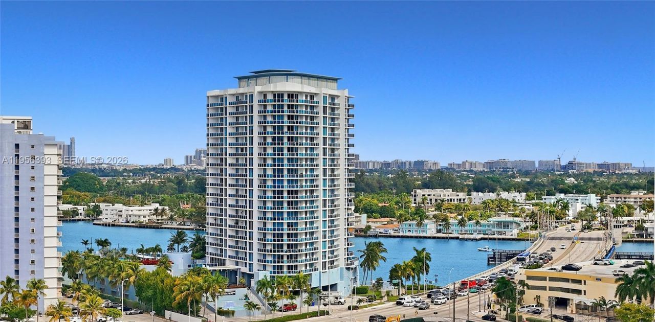 1881 79th St Cswy , Unit 1705, North Bay Village, FL 33141 Photo