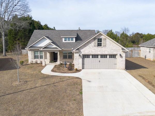 219 Otters Ridge Drive, Kathleen, GA 31047