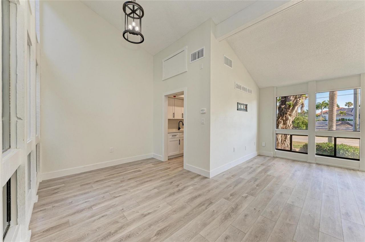 800 S Blvd Of The Presidents, Unit 9, Sarasota, FL 34236 Photo