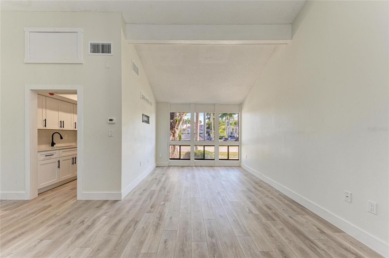 800 S Blvd Of The Presidents, Unit 9, Sarasota, FL 34236 Photo