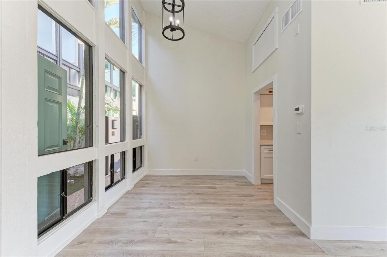 800 S Blvd Of The Presidents, Unit 9, Sarasota, FL 34236 Photo