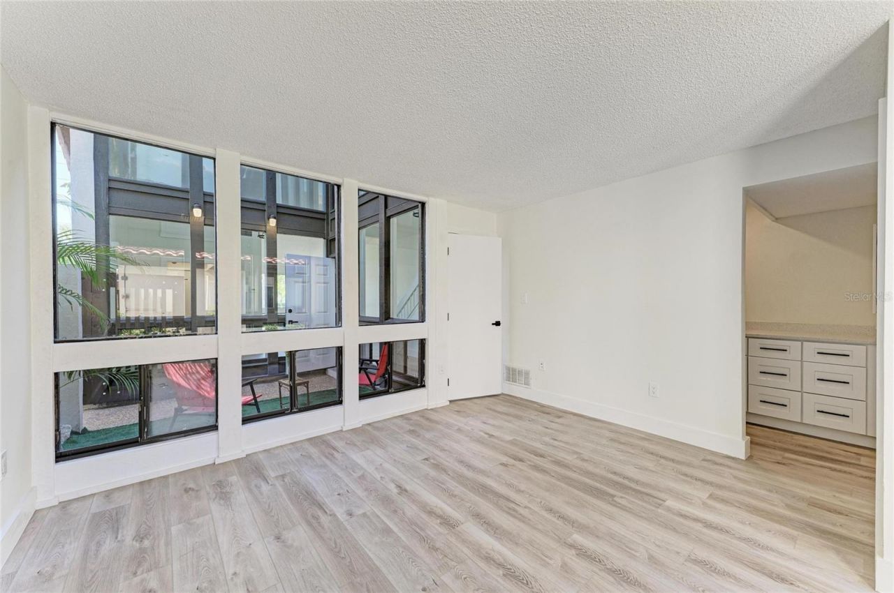 800 S Blvd Of The Presidents, Unit 9, Sarasota, FL 34236 Photo