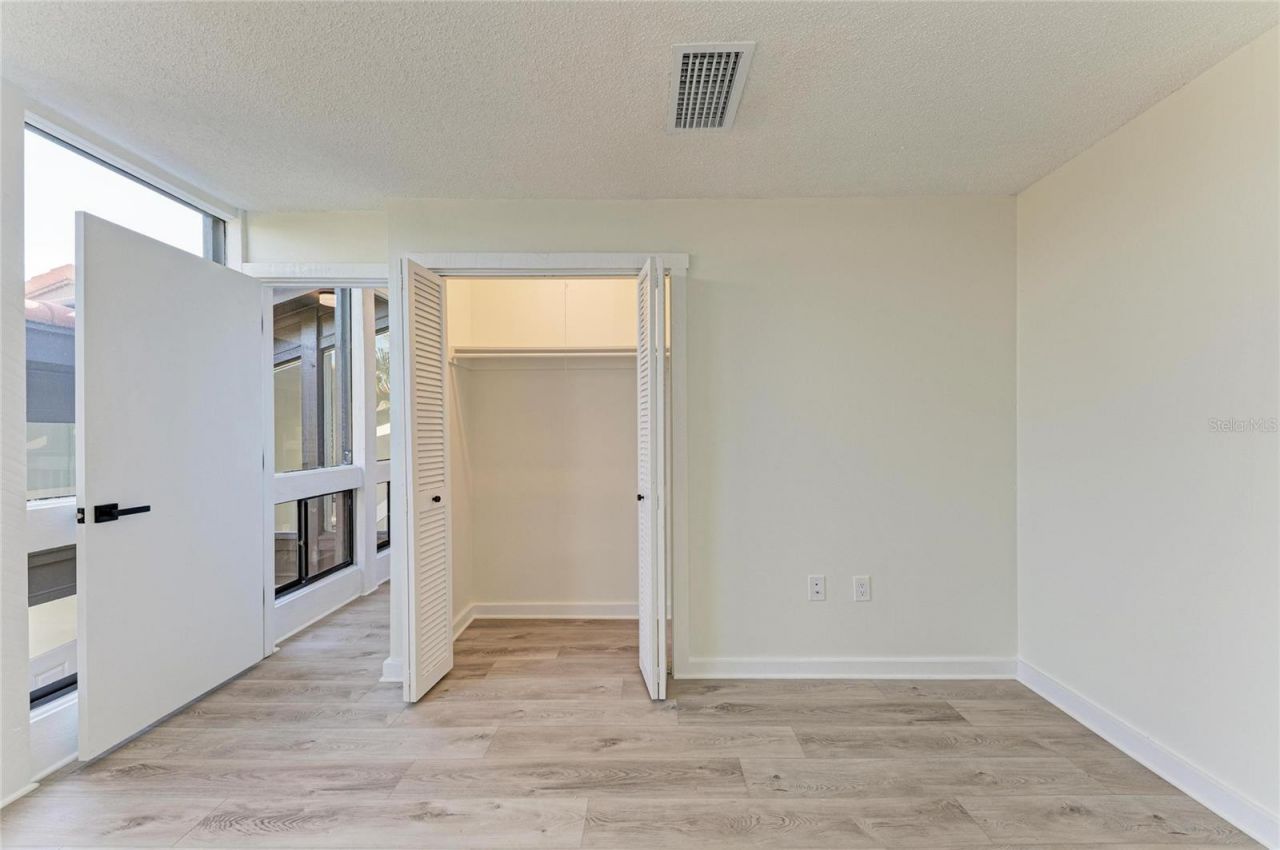 800 S Blvd Of The Presidents, Unit 9, Sarasota, FL 34236 Photo